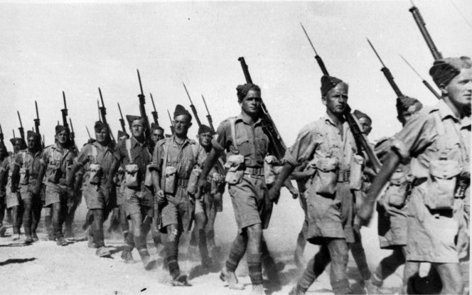 20th_Battalion_infantry_marching_in_Baggush,_Egypt,_September_1941