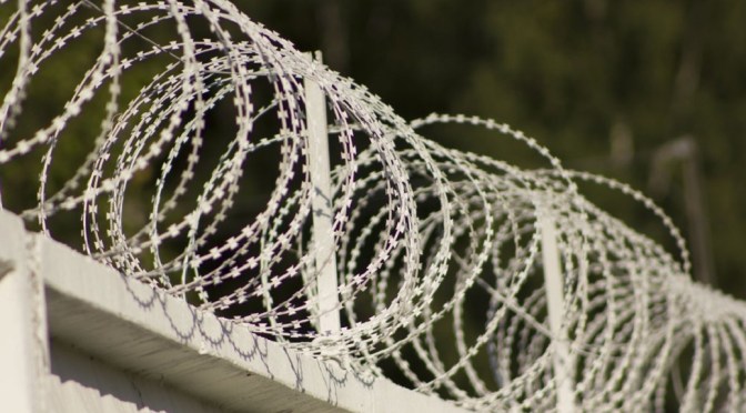 Seattle Plans to Erect Miles of Razor-Topped Fencing To Prevent Homeless From Camping