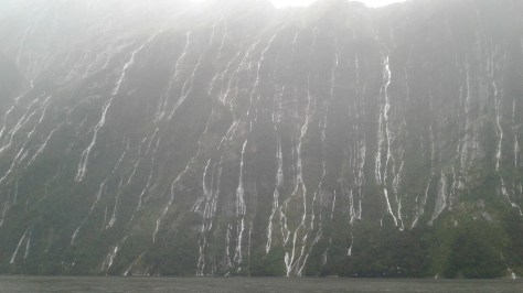 Milford_Sound_vertical_water_ways[1]