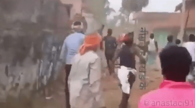 Indian villagers use sticks and stones to chase out “vaccination” squad (Indians report the vaccinated are dying)